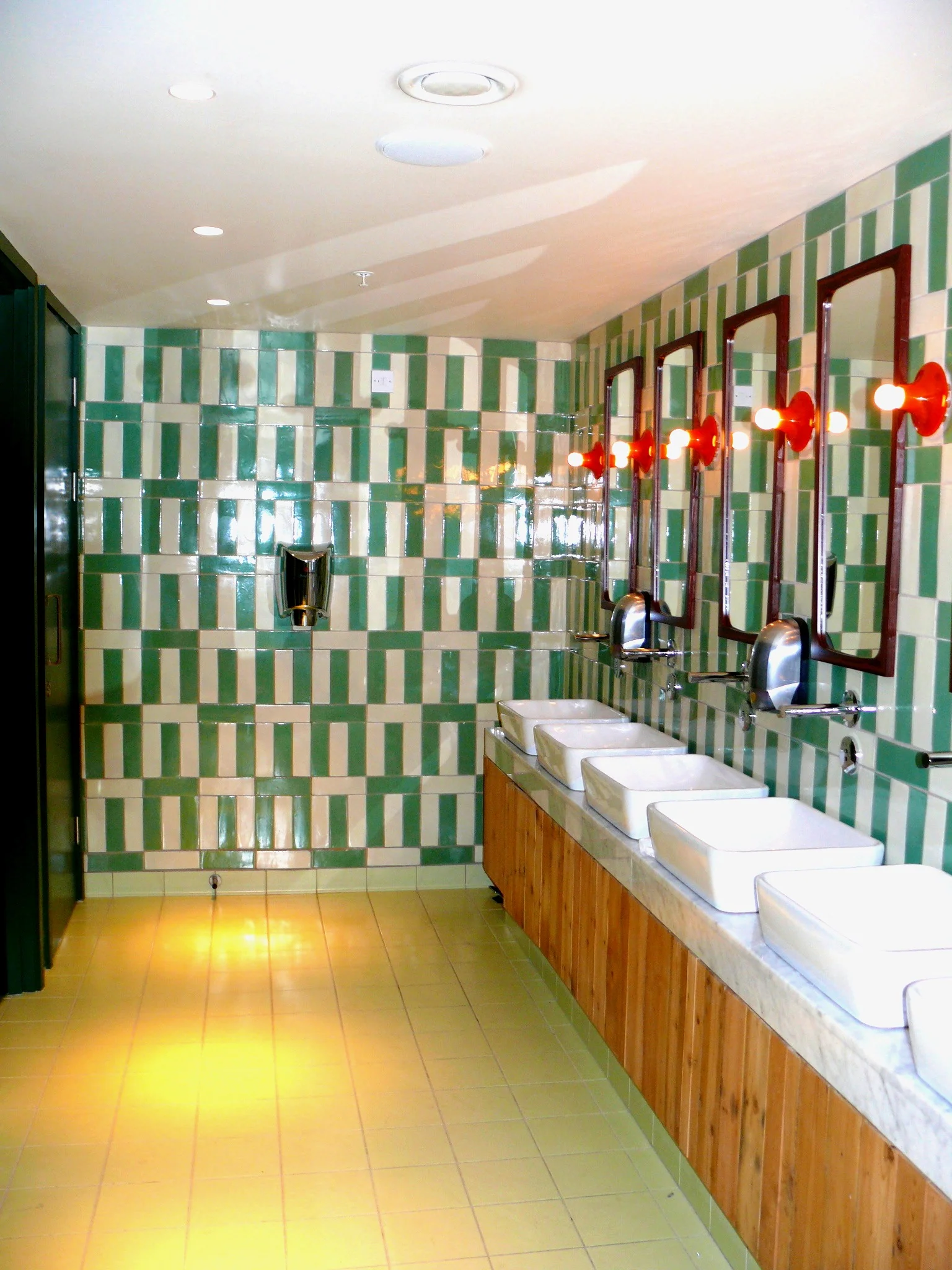 Claro green brick tile - Image 6