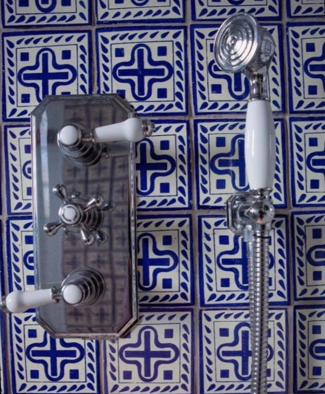 Cruz plumado morado - Image 6