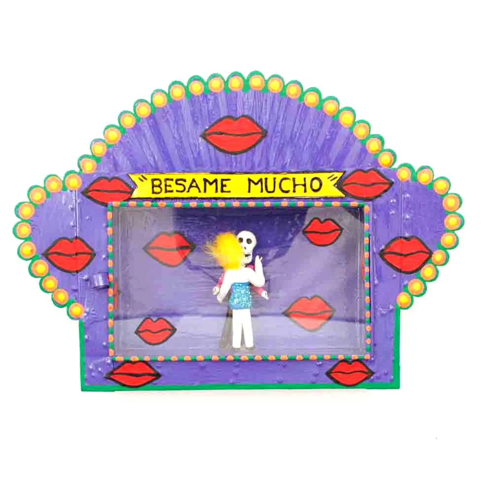 Niche Besame mucho